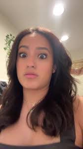 Katie Dara's Instagram, Twitter & Facebook