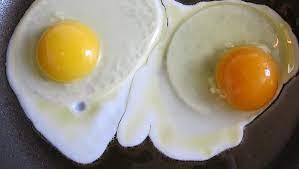 Telur yang rusak juga cenderung 2. Kuning Telor Vs Putih Telor Mana Yang Lebih Sehat