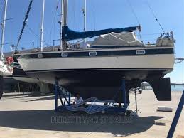 Il consiglio per una barca moderna è senz'altro quello di scegliere uno sloop, ossia una barca a un albero e a uno scafo, evitando i cabinati a più alberi e i multiscafi, questi ultimi molto spaziosi all'interno ma di difficoltosa manovra nei porti. 10 12 Mt Archivi Barche Usate Nautica Online