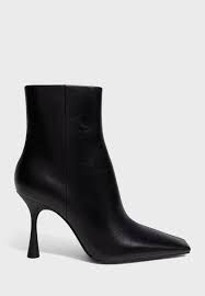 Women S Boots 25 75 Off Buy Boots For Women Online Dubai Abu Dhabi Uae Namshi Never be without your favourite boots products with our international delivery options. buy boots for women online dubai
