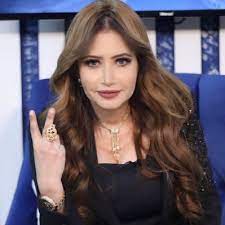 شنت الإعلامية الكويتية مي العيدان هجوماً لاذعاً عى الفنانة المصرية رانيا يوسف وذلك على خلفية قيام الأخيرة بإلباس ابنتها فستان البطانة. Ø§Ù„ÙƒÙˆÙŠØªÙŠØ© Ù…ÙŠ Ø§Ù„Ø¹ÙŠØ¯Ø§Ù† ØªÙƒØ´Ù ØªÙØ§ØµÙŠÙ„ Ø¹Ù„Ø§Ø¬ Ø¬ÙˆØ§Ù‡Ø± Ø§Ù„ÙƒÙˆÙŠØªÙŠØ© Ù…Ù† Ø§Ù„Ø³Ø±Ø·Ø§Ù† ÙˆÙ‡Ø°Ø§ Ù…Ø§ Ø·Ù„Ø¨ØªÙ‡ Ù…Ù† Ø§Ù„Ø¬Ù…Ù‡ÙˆØ±