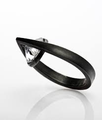 Edgy Engagement Rings Motek Diamonds By Idc Diamond Importers Engagement Ring Designers Dallas Tx Jewelry Jewelry Design Studio Modern Jewelry