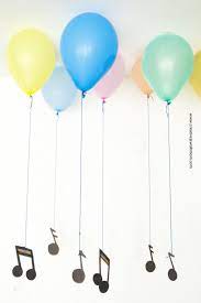 For those who plays music or have friends who love to sing or play instruments, edible decorations on a. Faux Floating Balloons With Musical Notes Music Themed Parties Music Party Decorations Music Note Party Decorations
