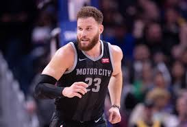Meet tommy and gail griffin, parents of our beloved blake griffin. Blake Griffin Reportedly Went After Timberwolves Fan For Calling Him Boy Complex