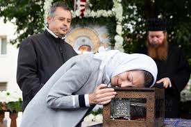 El a ajuns pentru a doua oară în anul 2008. Bucuresti Braul Maicii Domnului Biserica Sfintii Arhangheli Inquam Photos