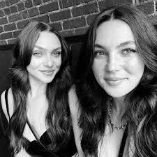 Victoria Shearer's Instagram, Twitter & Facebook