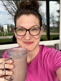 Finishing up my Nourish outside getting some fresh air with the kiddos! ☺️