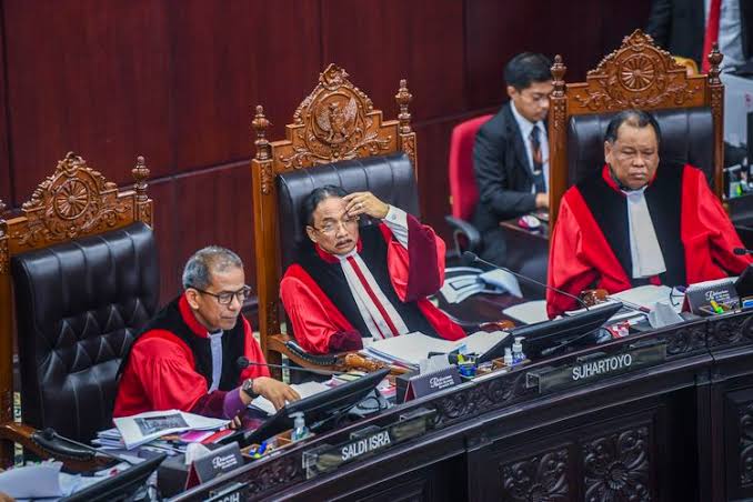 Mahkamah Konstitusi Nyatakan Permohonan Tidak Dapat Diterima dalam Sengketa Syarat Pendidikan Gibran Rakabuming Raka