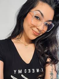 How can I gain weight and improve my appearance as a stay-at-home mom?