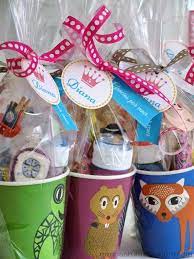 Últimas tendencias en calzado para niños. Detalle De Cumpleanos Con Vasos De Papel Favor Bags With Paper Cups Detalles De Cumpleanos Detalles Cumpleanos Ninos Sorpresas De Cumpleanos Ninos