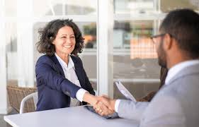 Auxiliaire De Vie Sociale Avs Fiche Metier Salaire Jobijoba