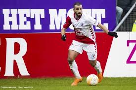 Daarna belandde hij via psv en sc tannane verhuisde in januari 2016 naar frankrijk en speelde daar 33 competitieduels op het hoogste. Asse Tannane Ne Jouera Plus Avec Utrecht