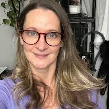 Looking for a hairstylist in the Grand Ledge area who can do strawberry  blonde hair?