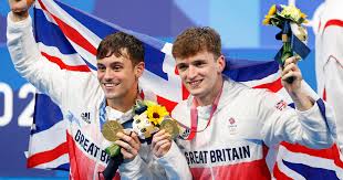 Dustin lance black and his husband, olympic diver tom daley, became parents for the first time in june 2018, having their son robbie ray through surrogacy. Hgeem Q2igzbjm