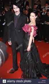 Marilyn manson is sought on arrest warrant in new hampshire. Dita Von Teese Und Marilyn Manson Stockfotos Und Bilder Kaufen Alamy