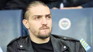 2015 yılında yeni dünya filminde melek rolünde oynadı. Caner Erkin In Anlasma Sartlari Belli Oldu