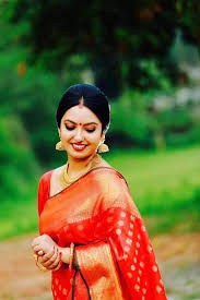 Pin By Haritha Akhi On Bridal Beauty Saree Photoshoot Saree Poses Elegant Saree Hanbok experience & professional photoshoot. saree photoshoot saree poses