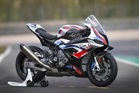 Die m rr ist das erste m modell von bmw motorrad und der beginn einer neuen ära. Bmw M1000rr 2021 On Review Mcn