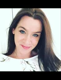 Karen Stringer's Instagram, Twitter & Facebook