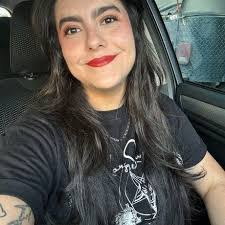 Pamela Reyes's Instagram, Twitter & Facebook