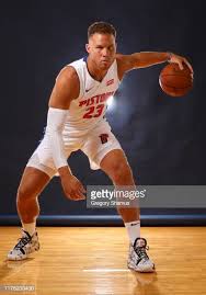 3,798,894 likes · 12,549 talking about this. Blake Griffin Of The Detroit Pistons Poses For A Portrait During The Detroit Pistons Media Day At Pistons Practice Facility On Septembe Skizzen Zeichnen Skizzen