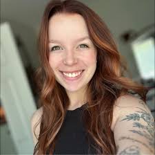 Will one week old chicks and one day old chicks be ok in the same brooder?