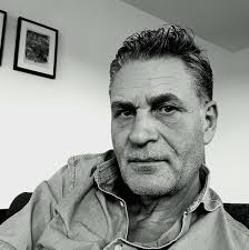 🚨 𝗖𝗔 𝗕𝗢𝗨𝗚𝗘 ! Voici le trio de coachs pressenti à la tête du RC Lens  👉 bit.ly/4dKmTlG Trois noms qui pourraient parfaitement se compléter pour  faire performer le Racing Club de