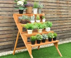 Kumpulan inspirasi gambar model rak bunga dari besi dengan bentuk minimalis dan banyak variasi cocok untuk tanaman anda di rumah. 13 Rekomendasi Rak Tanaman Hias Dari Kayu Bekas Bambu Hingga Besi Rumah123 Com