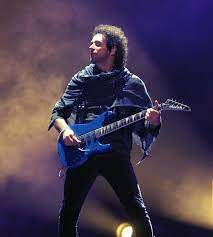 El compositor y músico colombiano ganador de 23 grammy latinos será un invitado en la gira de soda stereo. Gustavo Cerati Soda Stereo Photo Soda Stereo Soda Estereo Gustavo Cerati