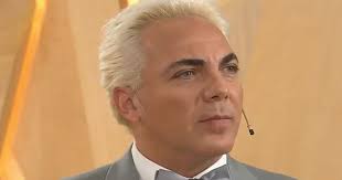 Es una telenovela mexicana producida por valentín pimstein para televisa en 1979, dirigida por rafael banquells, producida por valentín pimstein y protagonizada por verónica castro y rogelio guerra. Picoteando El Espectaculo Los Ricos Tambien Lloran Cristian Castro Revelo Que Su Tio El Guero Castro Agredia Fisicamente A Veronica Castro Y A Su Madre Socorro Ver Video