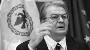 Vadim tudor a murit la 14 septembrie 2015, în centrul clinic de urgență de boli cardiovasculare al armatei, unde a fost transportat după ce i se făcuse rău. Corneliu Vadim Tudor A Murit Obiectiv Info