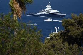 Russian Billionaire to Lose $492 Million Yacht in Divorce - Bloomberg