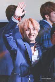 Pin De Elehis En Taehyung V Fotos De Kim Taehyung Razones Para Sonreir