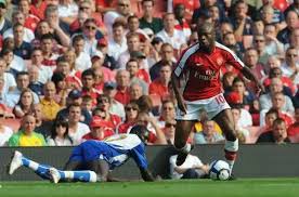 The experienced william gallas had a crucial and memorable save as the brazilian gomes found himself samir nasri se demande si sa brouille avec william gallas peut expliquer son absence au. William Gallas Arsenal Mohammed Diame Wigan Print 1755061