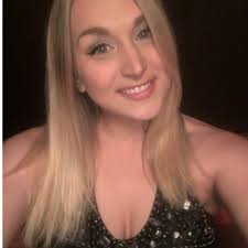 Christa Lowe's Instagram, Twitter & Facebook