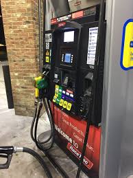 10 cents off per gallon on your first 40 gallons every month and 3 cents off per gallon after your first 40. Amy Chodroff On Twitter Topping Off My Tank At Racetrac On Parkwood And 121 No Wait Plenty Of Gas