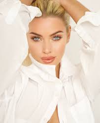 Face card never declines. 🤍 📸: @fadilberishaphotography