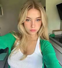 I am single I need international friends . . #jenniferlopez  #alexandradaddario #AngelinaJolie #MeganFox #margotrobbie #chrisevans  #ChristianBale #AnneHathway #BrieLarson #ScarlettJohansson #elizabetholsen  #JenniferLopez #JenniferAniston ...