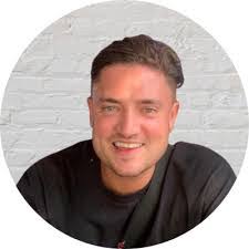 Audrey Wilk's Instagram, Twitter & Facebook