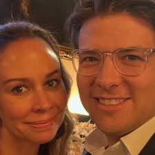 Esposa de Miguel Uribe publica foto con él y anuncia que entrará en nueva  fase de recuperación La esposa del congresista hizo el anuncio en su cuenta  de Instagram.  https://www.lafm.com.co/colombia/esposa-de-miguel-uribe-publica-foto-con-el-y-anuncia  ...