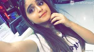 Photos حلا الترك تنشر في اداء اغنية سيلين ديون Hala Al Turk Mirror Selfie Selfie