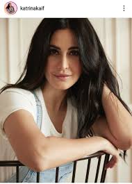 Might sound mean and I love her so much but Katrina looked much better  before she did something to her lips again. Why can't these people stop? :  r/BollyBlindsNGossip