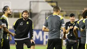 عبدالرحمن الغامدي يشارك في تدريبات الاتحاد Sports Tops Fashion