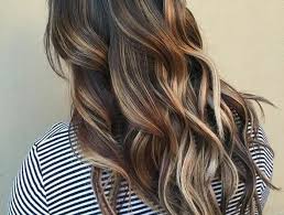 Les Cheveux Chatain Quelle Nuance Choisir Et Pourquoi Archzine Fr Cheveux Bruns Comme Le Miel Cheveux Chatains Meche Sur Cheveux Brun