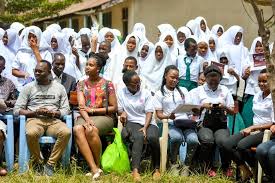 Lakini wakati huo huo katika mchezo, sio watu tu. Wasichana Wa Shule Uchi Jina La Watoto Bushina Ni Nani Mume Wa Elena Bushina Mwanafunzi Wa Shule Ya Sekondari Ihanamilo Ajifungulia Kwenye Bweni La Shule Lee Pittman
