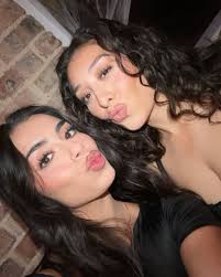 This is why girls take forever in the restroom 📸🖤