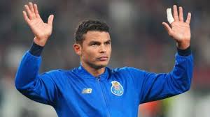 Fluminense abre conversas para volta de Thiago Silva