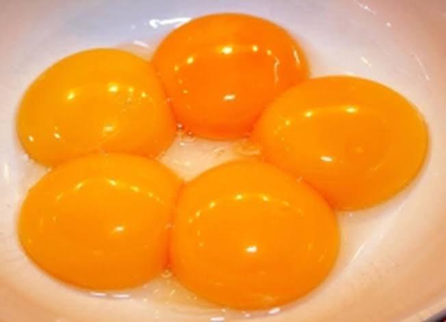 Lòng đỏ trứng có thực sự làm tăng cholesterol, nên ăn trứng như thế nào là  tốt?