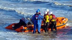 High Tides Leaves Family Stranded On Rocks At Brean Down