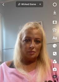 Susan Loeber's Instagram, Twitter & Facebook